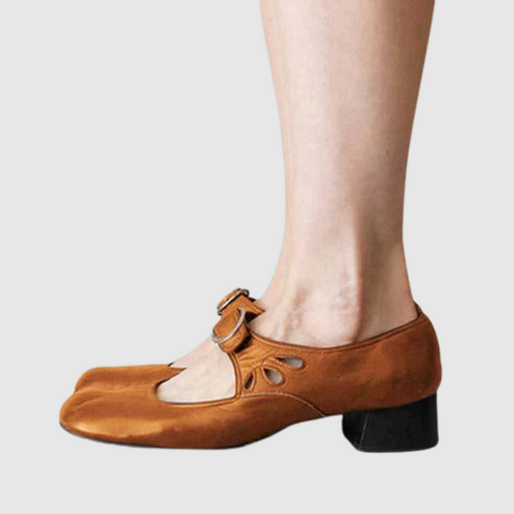 Réka – Mary Jane Shoes with Buckle Detail